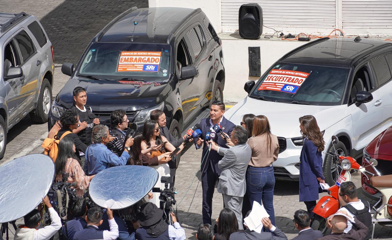 SRI subastará carros embargados a deudores en agosto
