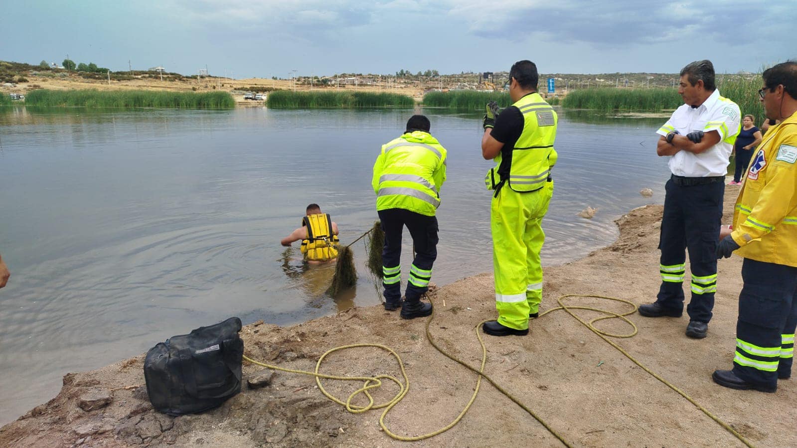 Tres miembros de una familia mueren ahogados en un lago de México