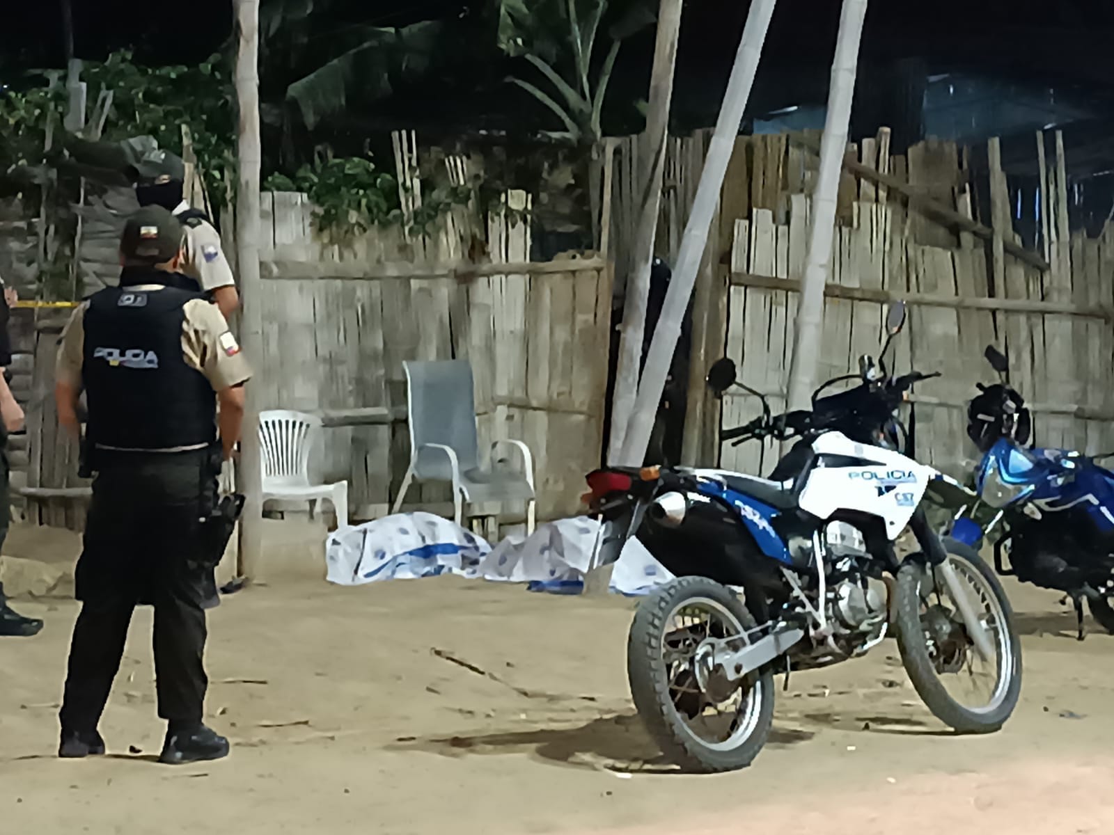 Tres personas son asesinadas por sicarios en La Libertad, Santa Elena