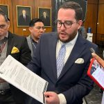 Alejandro Muñoz, secretario general de la Asamblea Nacional ha sido denunciado por usurpación de funciones públicas.