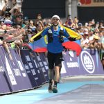 El deportista ecuatoriano Joaquín López hizo historia en la prestigiosa carrera de Ultra Trail de Mont-Blanc, en Francia. 