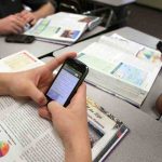 Equipos electrónicos, especialmente los celulares, quedarían prohibidos en las escuelas y colegios de todo el Ecuador.