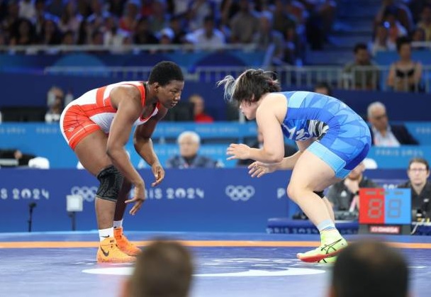 La luchadora ecuatoriana Génesis Reasco tiene posibilidades de hacerse de una medalla de bronce en París 2024.