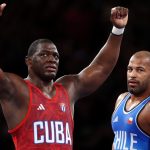Mijaín López se convierte en pentacampeón de lucha grecorromana en París 2024.