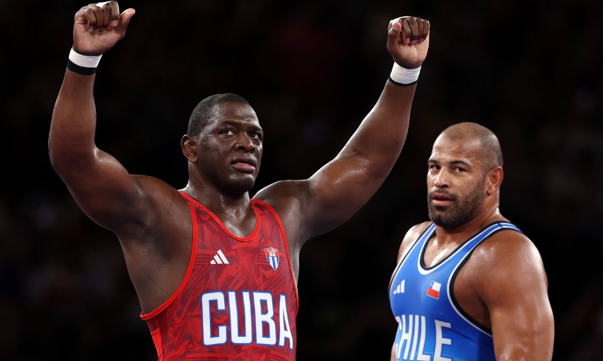 Mijaín López se convierte en pentacampeón de lucha grecorromana en París 2024.