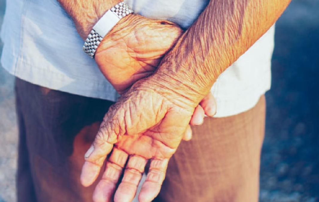 Un anciano reconoció ante las autoridades de justicia que planeó envenenar a su esposa y por una insólita razón.