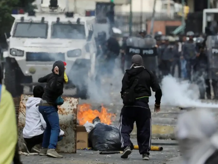 Un total de 700 detenidos por las protestas en Venezuela fueron trasladados a diferentes cárceles de máxima seguridad.