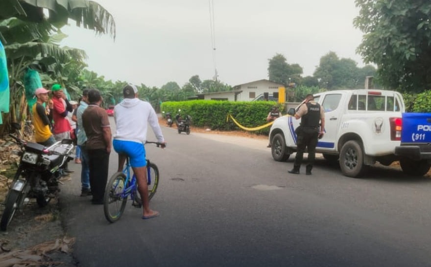 Dos hombres aparecen muertos en una carretera de Los Ríos