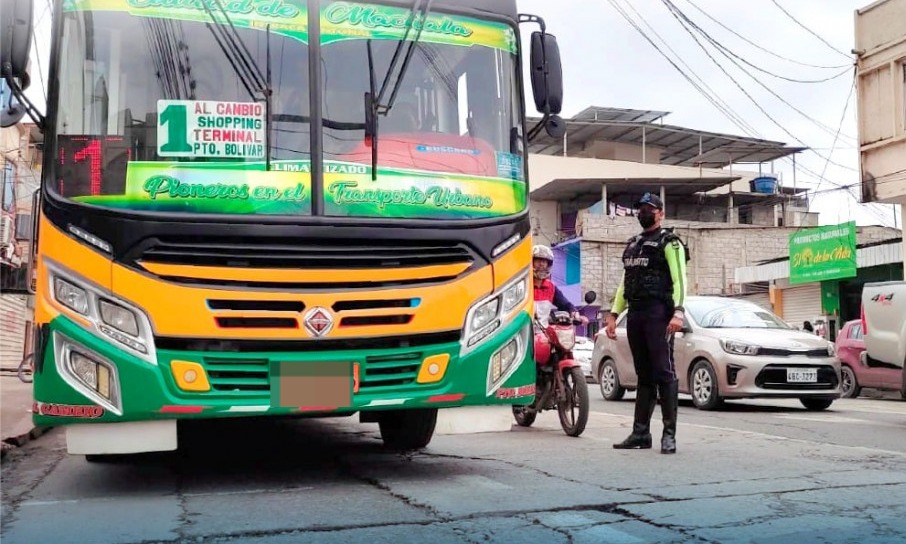 Transportistas urbanos plantean pasaje en 50 centavos