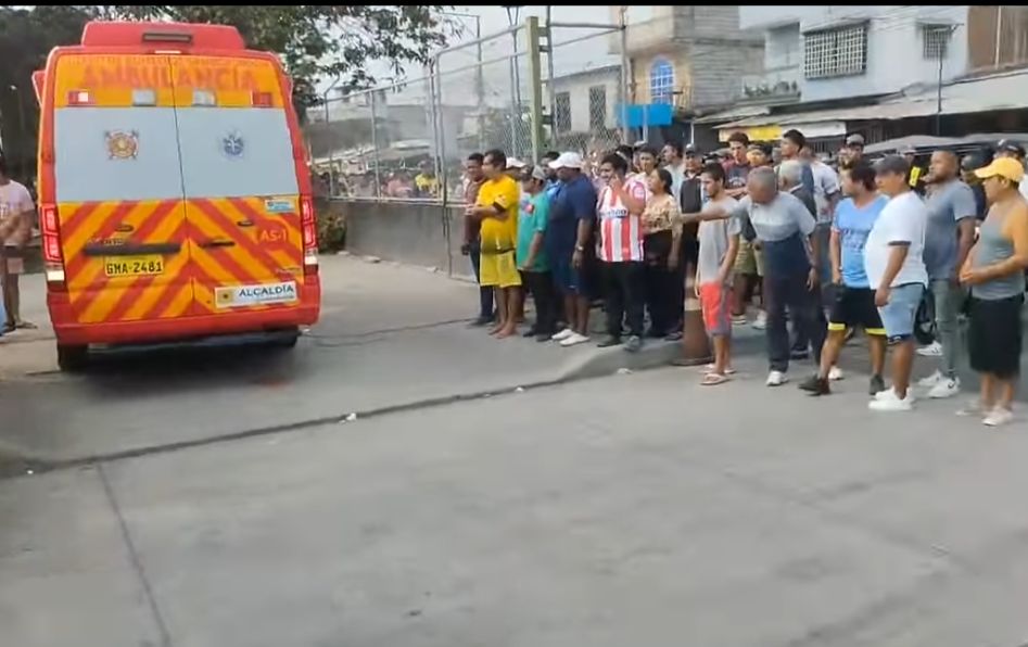 Sicarios entran a centro de salud y disparan a tres personas en Samborondón