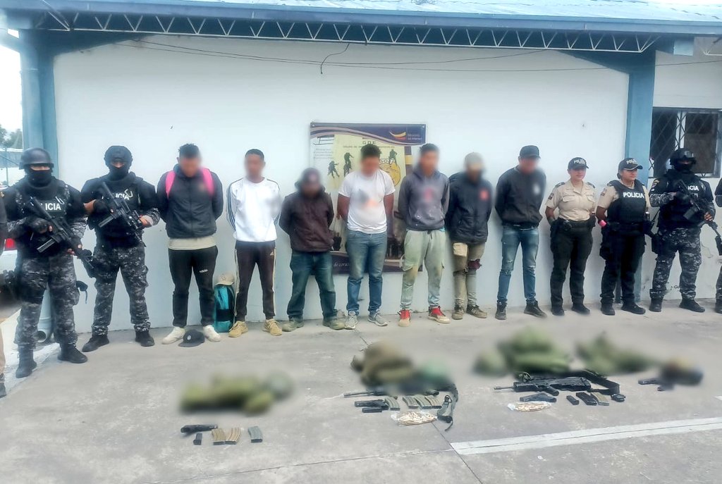 Cuatro militares son detenidos en operativo contra la minería ilegal