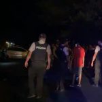 Criminales asesinan a un hombre en el exterior de una universidad