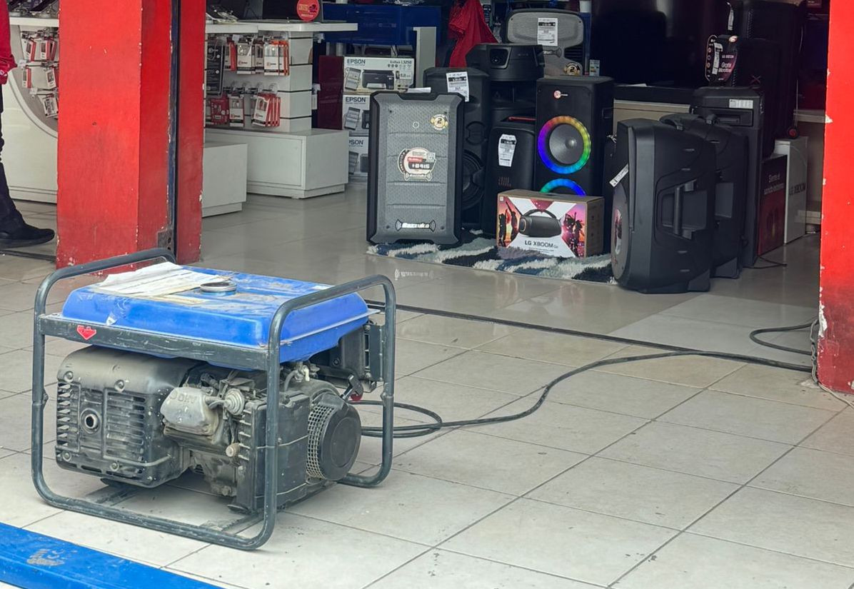 Apagón en Manta: menos agua potable y más pérdidas en el comercio