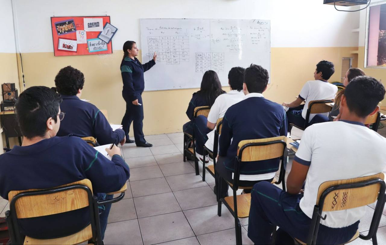 clases iniciarán una hora mas tarde en ecuador el jueves 19 de septiembre