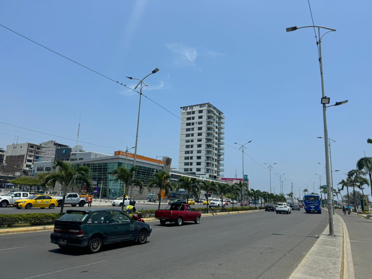 Manta: sector turístico y comercial prevén dura afectación por apagones