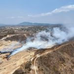Tratan de controlar incendio en vertedero de Manta