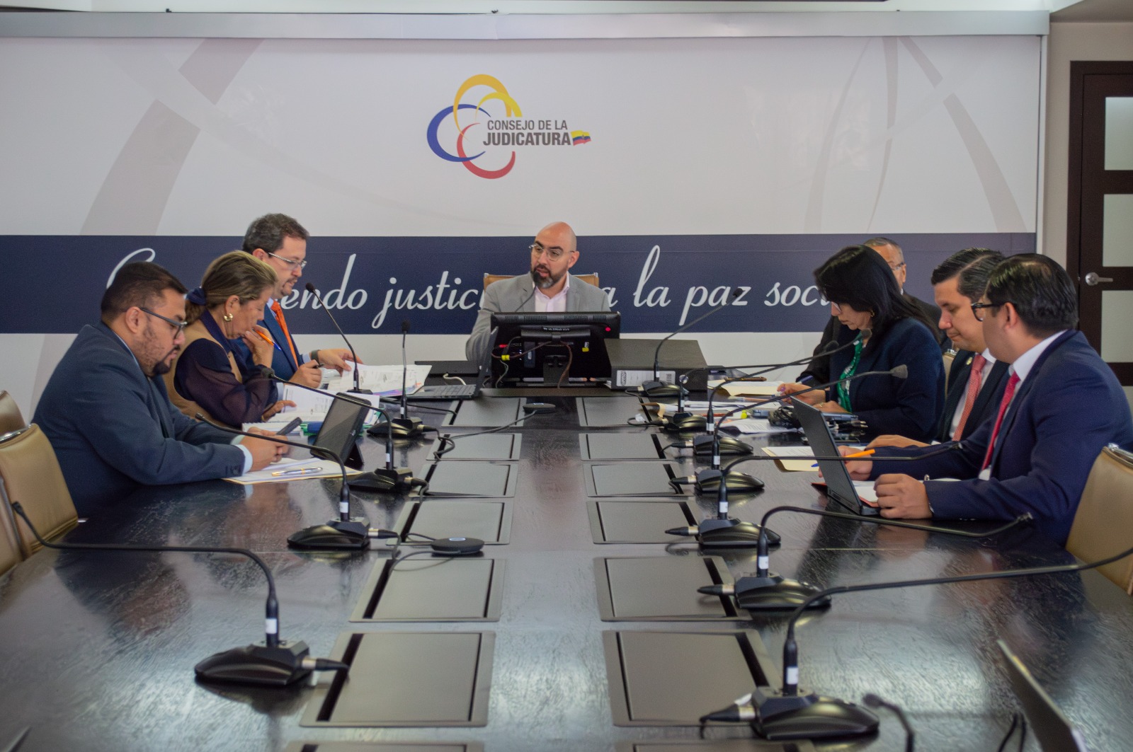 Un juez de Santo Domingo de los Tsáchilas recibió la notificación de su destitución, por parte del Consejo de la Judicatura (CJ).