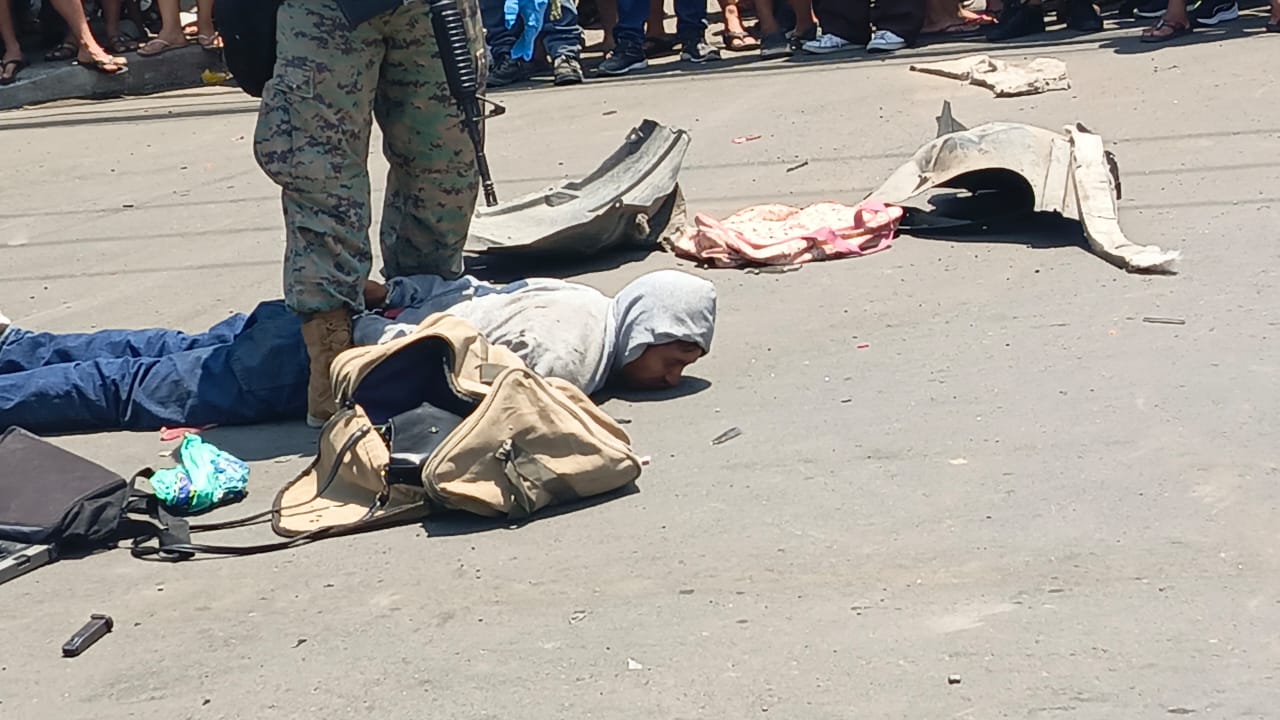 Una persecución de la que participaron miembros de las Fuerzas Armadas terminó con la detención de tres presuntos asaltantes.