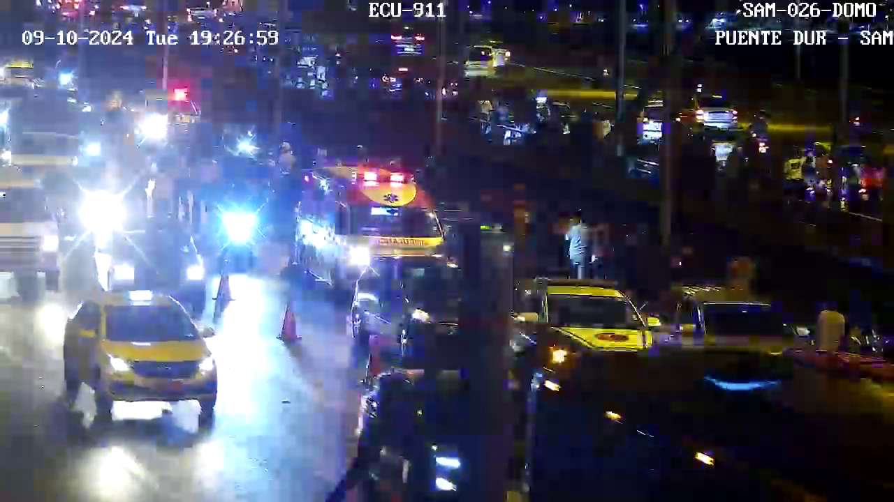 Dos personas caen al río durante accidente en el puente de la Unidad Nacional