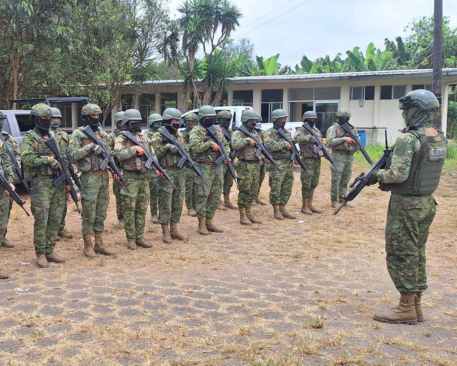 Destacamento militar es atacado a balazos en Santo Domingo
