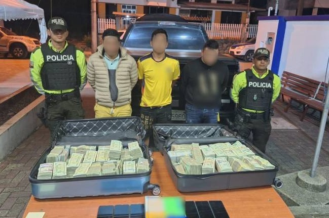 A tres hombres se les dictó prisión preventiva  por el presunto delito de enriquecimiento ilícito, informó la Fiscalía.
