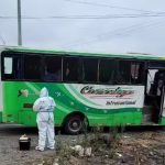 A una pareja de esposos la asesinaron cuando se dirigían a laborar. El doble crimen ocurrió dentro de un bus de pasajeros.