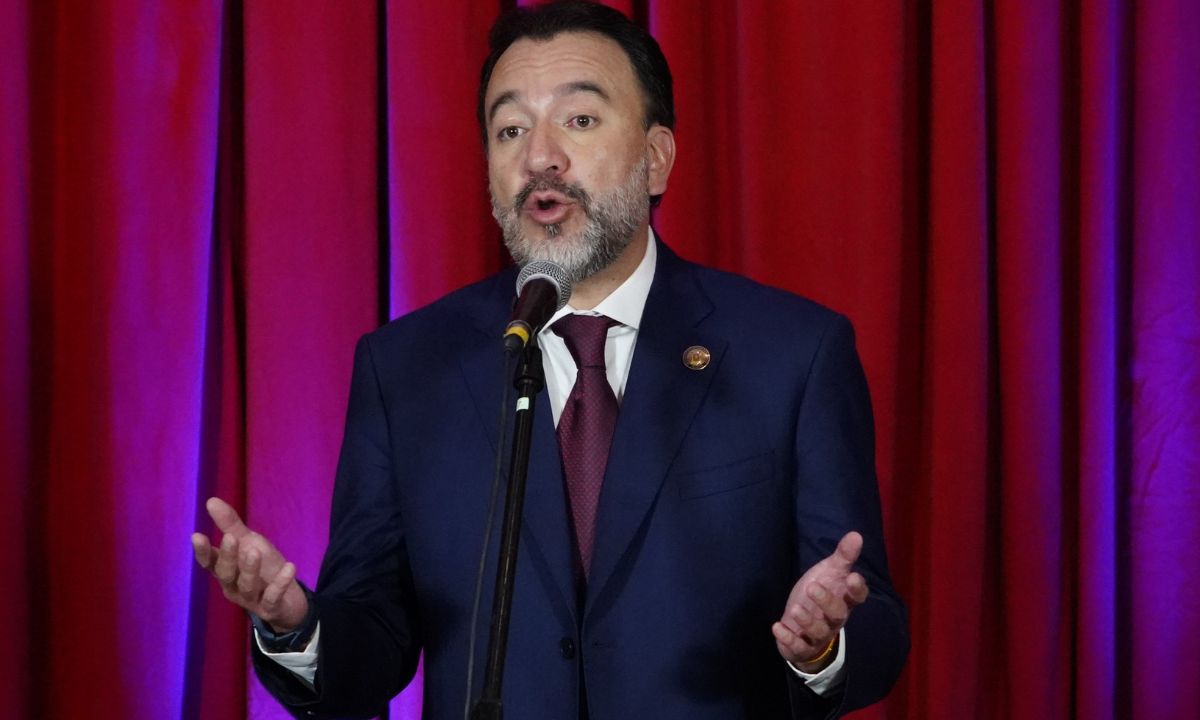 Alcalde de Quito insta a los ciudadanos que se duchen en cinco minutos