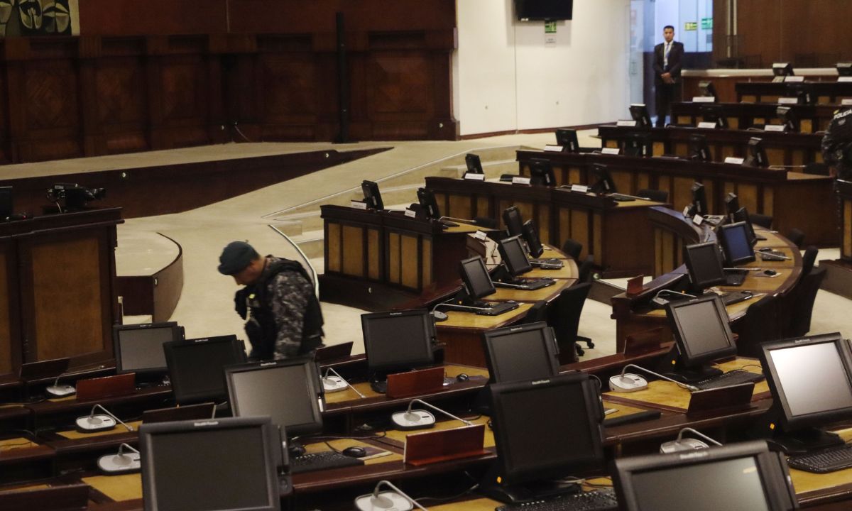 Mónica Palencia acude a la Asamblea Nacional para su juicio político