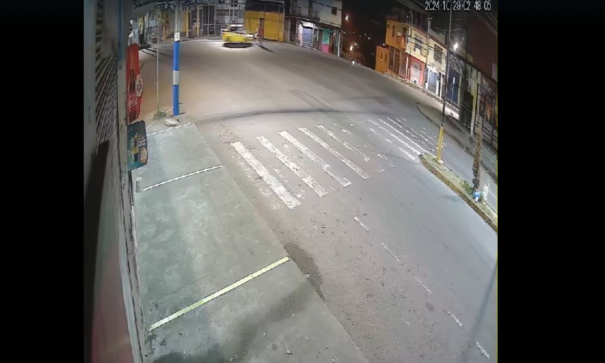 Cámara se seguridad captó impresionantes imágenes de un choque