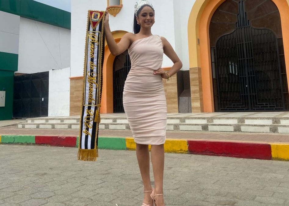 Con 18 años de edad, Ivanna García Salazar, se convirtió en la mujer más hermosa de la provincia de Manabí. (2)