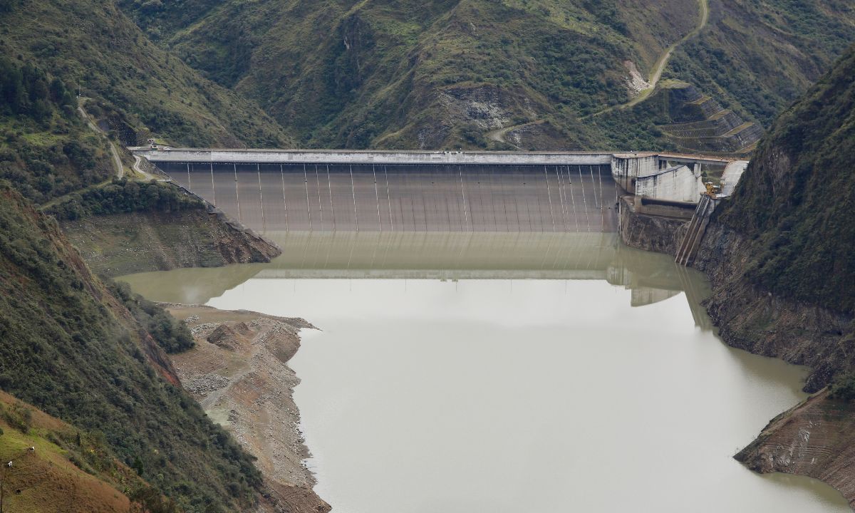 El embalse Mazar muestra un ligero incremento en su cota