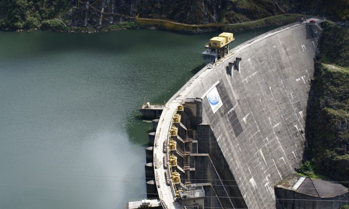 El embalse Mazar reduce su cota más de un metro en 24 horas