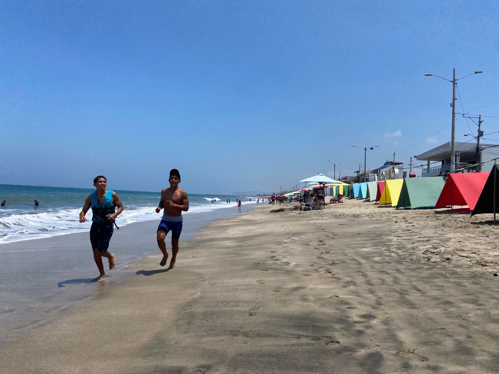 El feriado por el 9 de octubre no cubrió las expectativas de los operadores turísticos de Crucita, en Manabí.