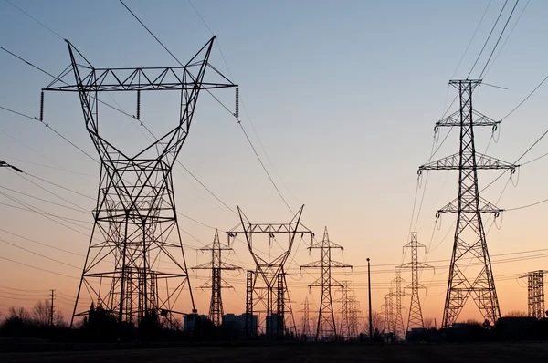 Empresas privadas de Colombia se convertirán en las salvadoras de Ecuador para afrontar la crisis de falta de energía por la que atraviesa.