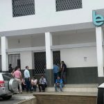 En Calceta, provincia de Manabí, la agencia del banco estatal BanEcuador sufrió una irrupción por parte de delincuentes.