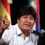 Evo Morales, expresidente de Bolivia, habría supuestamente abusado sexualmente de una adolescente cuando ejercía el poder.