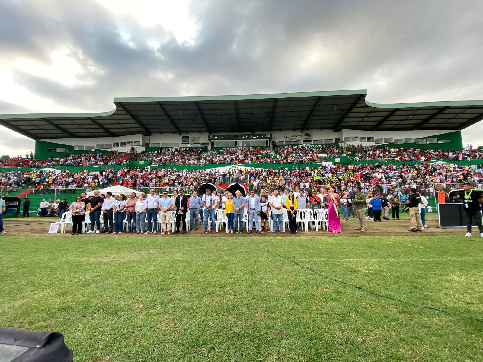 Jugadores de más de 80 equipos, de seis países, participaron de la inauguración del Mundialito Portoviejo Cup 2024.
