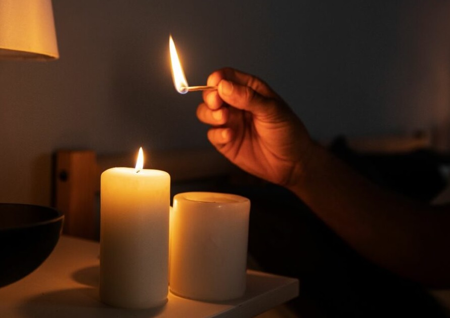 Los cortes de luz están lejos de terminarse en el Ecuador y durante la próxima semana la situación "será crítica".