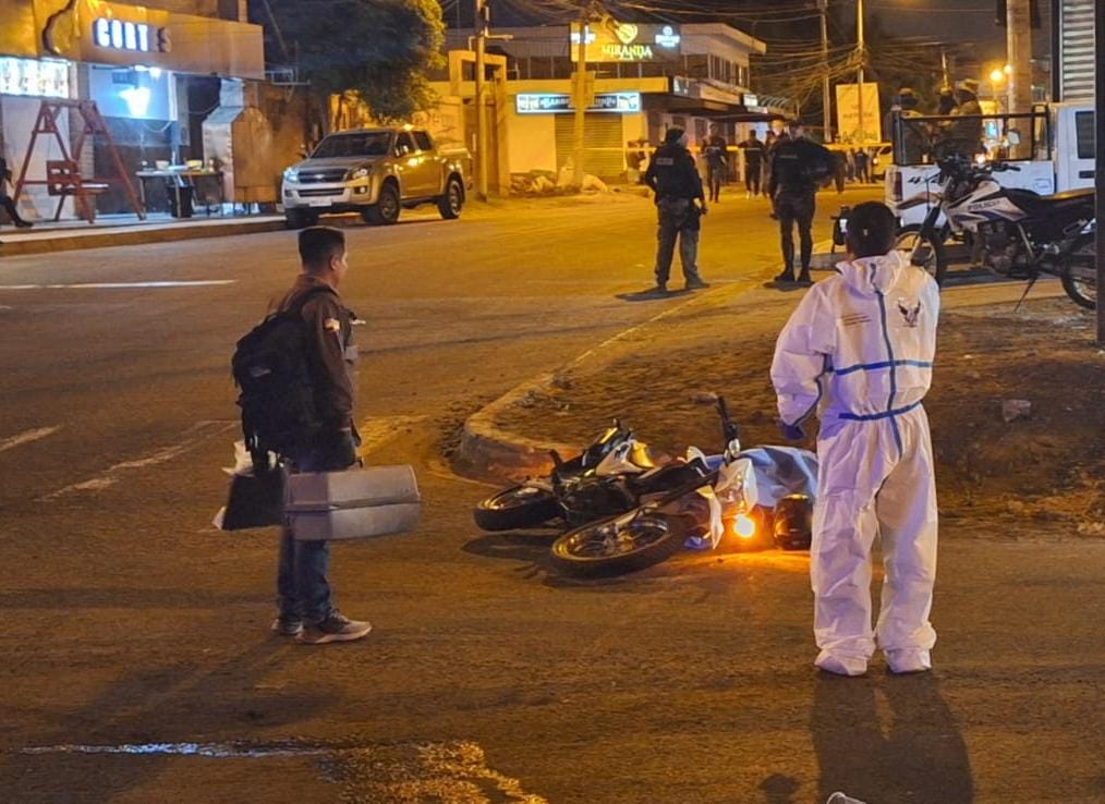 Los dos hombres, quienes resultaron abatidos por la Policía, en Manta, recibieron el mismo balazo, confirmó la Policía.