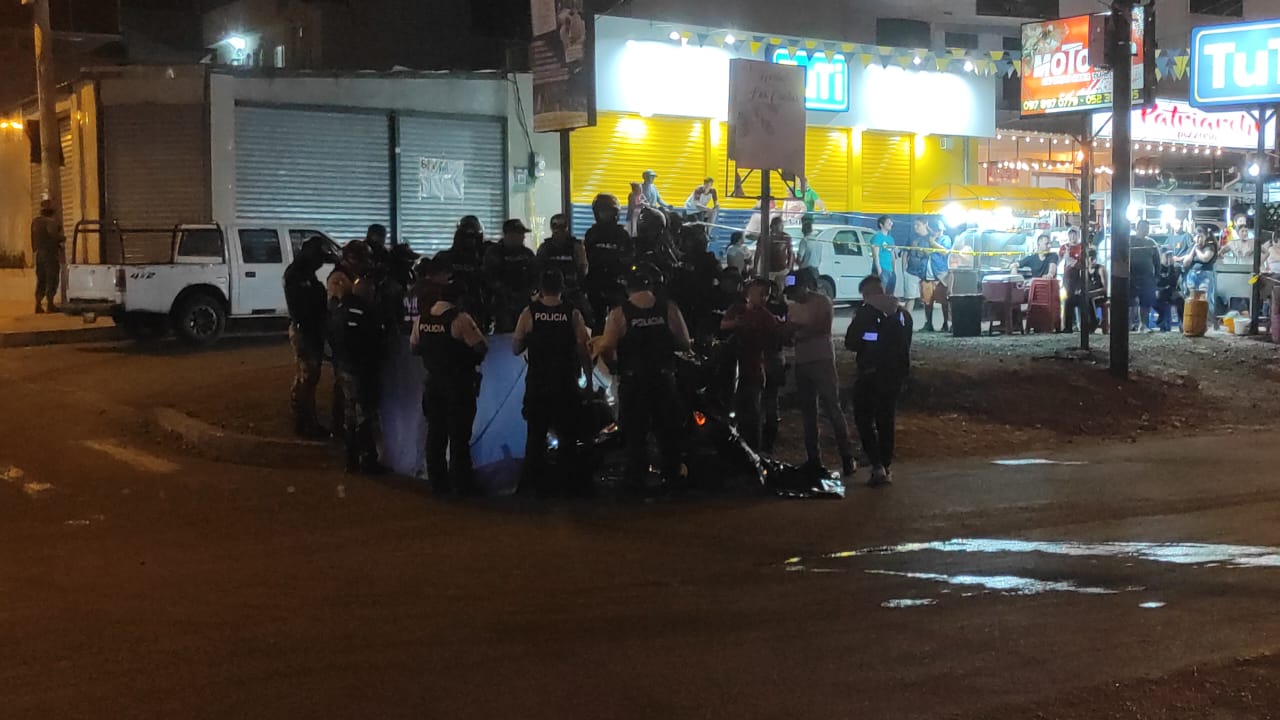 Supuestos delincuentes abatidos en cruce de balas con policías, en Manta