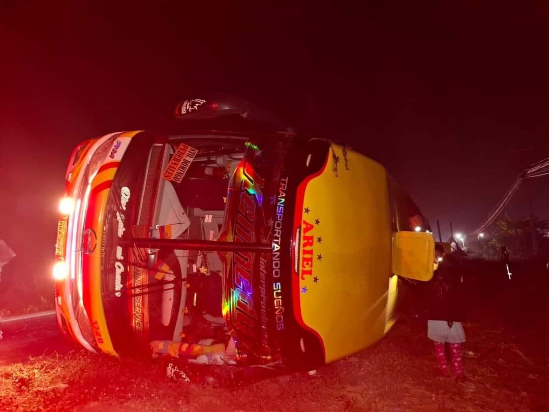Personas fallecidas y heridas durante el vuelco de un bus de la cooperativa Kennedy