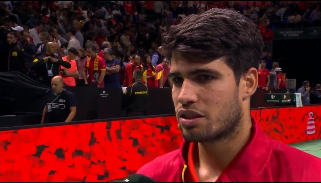 Carlos Alcaraz mantiene viva a España en la Copa Davis