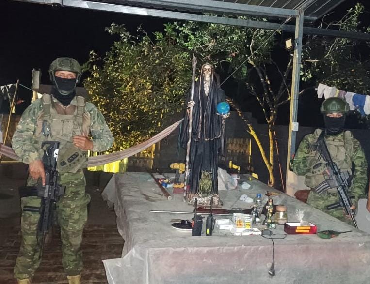 Comando R una supuesta nueva organización criminal sufrió la captura de dos de sus integrantes, informó la Policía.