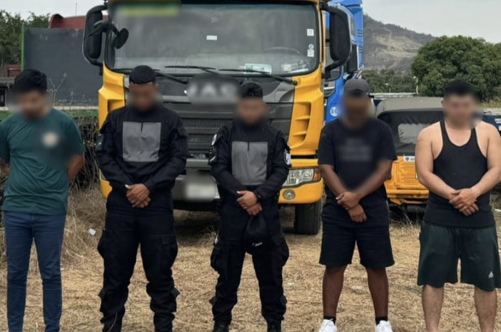 Dos guardias de seguridad y el operador de una grúa de puertos son parte de los detenidos por la Policía Nacional.