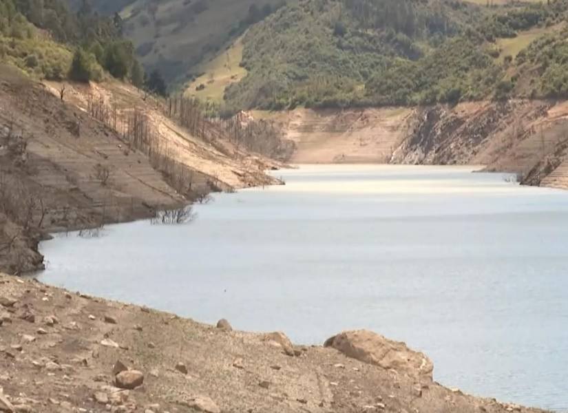 El embalse Mazar, el más importante del país, registra sus niveles más bajos en acumulación de agua, aseguró el Gobierno.