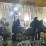 Esposo y padre de fallecidos en atentado se salvó porque no estaba en la casa.