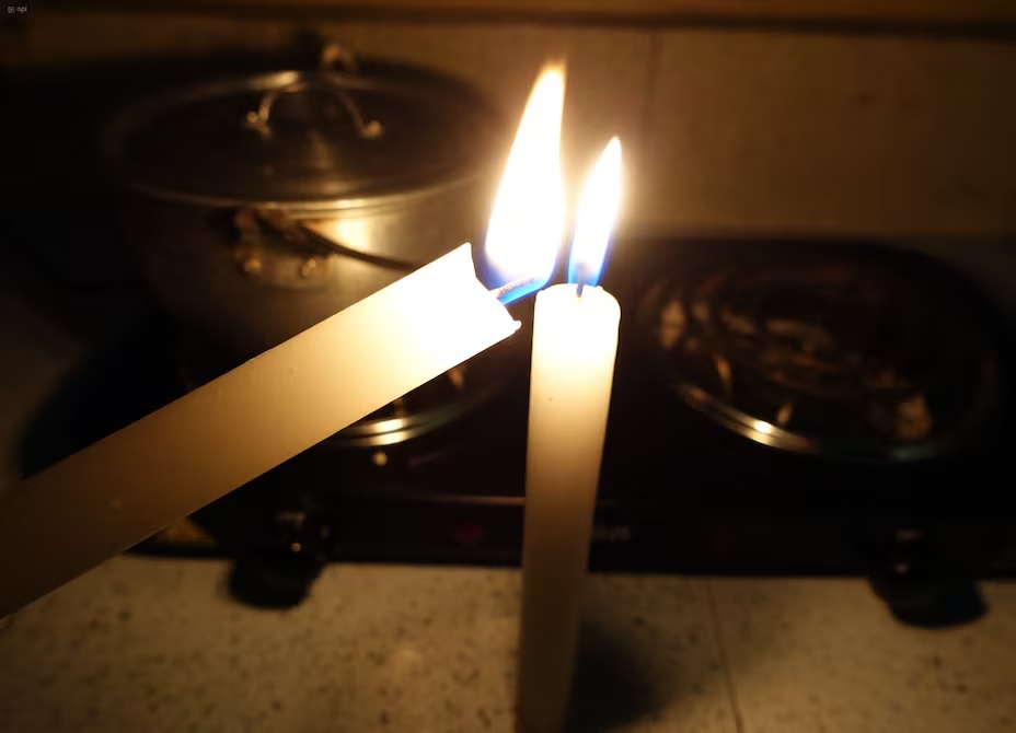 La crisis energética en Ecuador se agudiza y durante este lunes 11 de noviembre se mantendrán los cortes de luz por ocho horas.