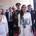 La vicepresidenta de la República Verónica Abad está de regreso en Ecuador y será recibida por el pleno de la Asamblea Nacional.
