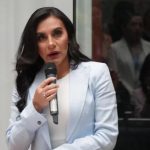 La vicepresidenta Verónica Abad calificó como "grosera violación a la Constitución" sus suspensión de 150 días.