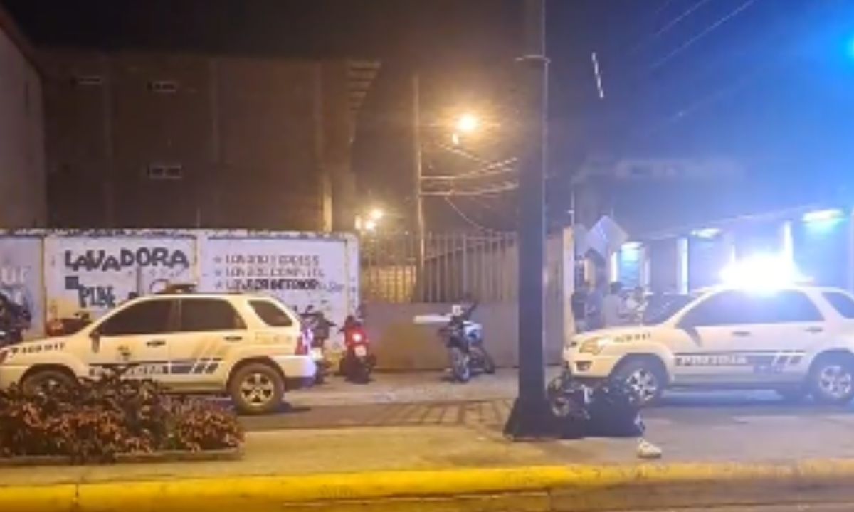 Sujetos intentaron incendiar un vehículo en Portoviejo